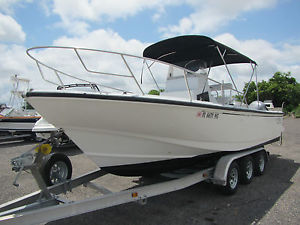 1995 Boston Whaler 240 Outrage