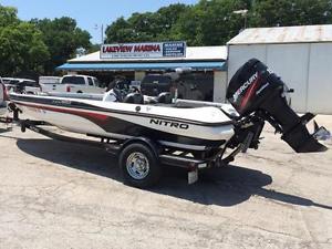 2005 Tracker Marine Nitro Series NX 882