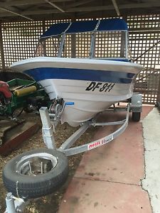 Classic Cruise Craft - NEW EVERYTHING - 60hp Johnson - Fishing boat skiing river