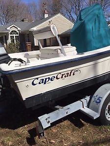 2005 Capecraft Center Console