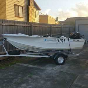 Aluminium boat  with trailer,De Havilland 3.6 ,over 10 mths rego on both