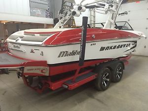 2014 Malibu Wakesetter 22 MXZ