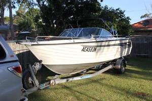 Savage Osprey 540 Bowrider with 140hp Mercury fishing,ski,wake boat