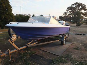 fishing boat-speed boat 90hp must sell