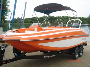 Sportsboat. Bryant Sportabout Bow Rider