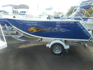 FORMOSA SEAROD 460 SIDE CONSOLE  HULL AND TRAILER NO MOTOR