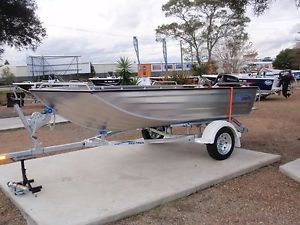 Aluminium 4.0mt Tinny with 30hp Suzuki Out Board Engine