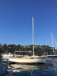 HOOD20 FIBREGLASS PRODUCTION SAILING CHEAP YACHT FLOATING APARTMENT. NO RESERVE!