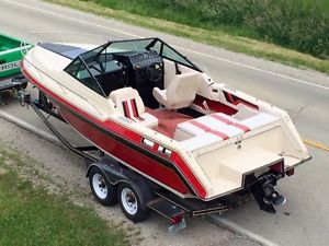 22' Chaparral Speed/Ski Boat 350 SBC Mercruiser 230 HP cabin tube wakeboard fun!