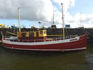 boat mfv liveaboard house boat