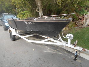 Classic speed boat 14 ft & trailer NoReserve fishing fun family fix project