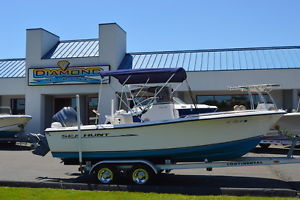 2004 Sea Hunt 203 Trition Center Console