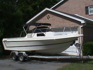 1995 Glassport 22' walkaround cuddy