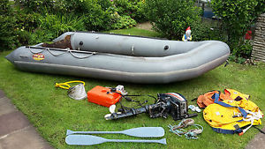 AVON SPORT BOAT + 8HP OUTBOARD + ACCESSORIES