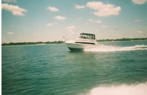 1986 Carver Mariner 32, Good Condition.