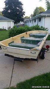 1981 Sears Game Fisher 14' Fiberglass Tri-hull Jon Boat