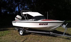 Open Runabout Boat Johnson 70hp 1990's