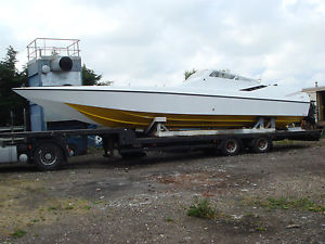 Cougar 41 Marathon race boat & Truck/Trailer