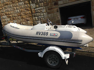 2004 Avon Seasport 320DL Deluxe