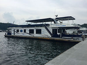 95 Sumerset Houseboat-16X86 - A Must See-Spacious and Super Clean, Hottub + more