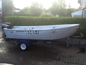 PIONER 13 INDESTRUCTIBLE BOAT WITH 15hp 4stroke SUZUKI MOTOR.LESS THAN 20hrs use