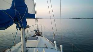 1974 IRWIN YACHTS 33 CRUISER SAILBOAT - Live Aboard !