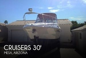 2002 Cruisers Yachts 3075 Express