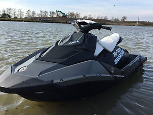 2015 Seadoo Spark HO 90HP 2UP With Trailer Exc Cond Only 28Hours Use!