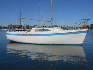 Columbia 22ft fixed keel big volume fiberglass yacht (sydney harbour) No Reserve