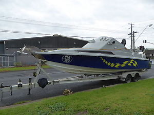 FISHING/SKI BOAT GREATLY REDUCED PRICE with NO RESERVE