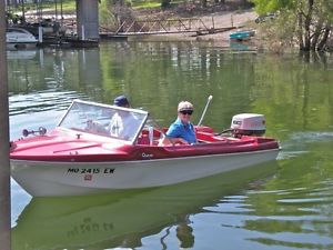 1972 VTG ASTRO RETRO RED-WHITE 14' FIBERGLASS FISH/SKI  RUNABOUT W/50 HORSE JOHNSON SEAHORSE-GATOR TRAILER