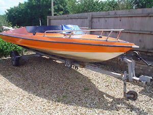 17 FT SPEED BOAT NO RESERVE