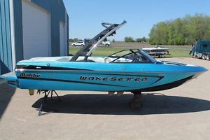 2014 Malibu Wakesetter 21 VLX