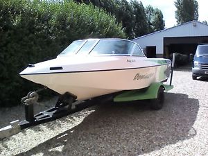 Craig Craft Dominator ski and wake Boat