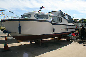 cabin cruiser boat Freeman 26