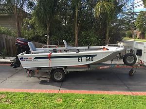 QUINTREX FISHING BOAT 3.8 EXPLORER TROPHY 25 EVINRUDE MACKAY TRAILER ALL 98 MOD