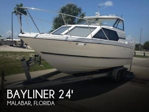 1999 Bayliner 2452 Ciera Express