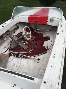 25hp motor and 12ft fibre glass boat (no trailer)