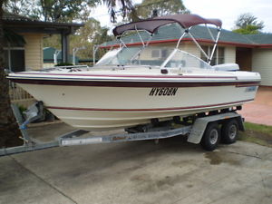 boat runabout cruise craft charge 506 bowrider fibreglass