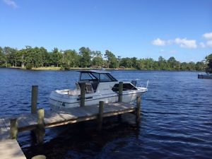 Bayliner Classic Cabin Cruiser