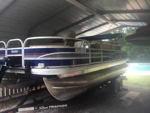 2015 Sun Tracker Fishin' Barge 22DLX