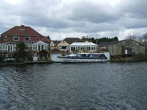 Sedan Cabin Cruiser