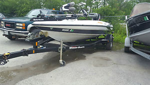 2006 Triton Bass Boat