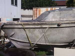 YACHT MOULDS INVESTIGATOR TRAILABLE YACHT PLUS A HULL AND DECK.LOCAL PICKUP ONLY