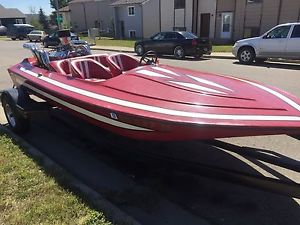 1986 Mantra 16' Jet Boat