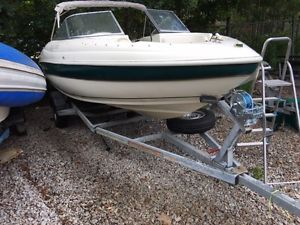 Rinker 182 bowrider