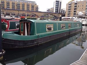 57 foot narrow boat moored in Central London