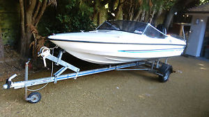 Speed boat, trailer and accessories