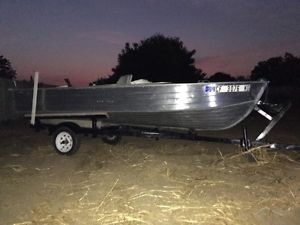 VINTAGE - 1974 14 FOOT ALUMINUM FISHING BOAT - 14 FOOT TRAILER - NO RESERVE