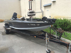 1986 18ft Bass Tracker Limited edition 1710 Boat & Trailer